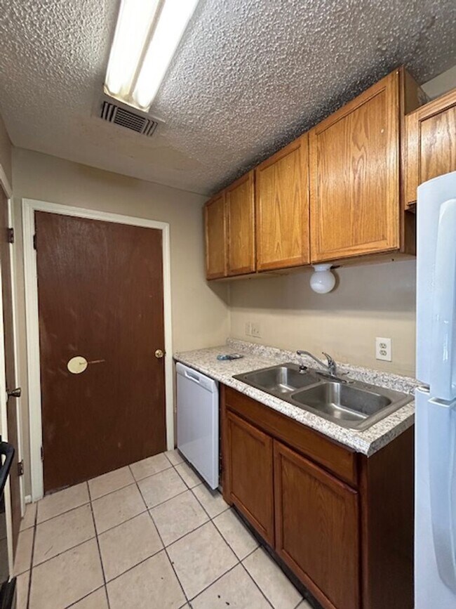 Building Photo - 751 Hammond Manor Dr