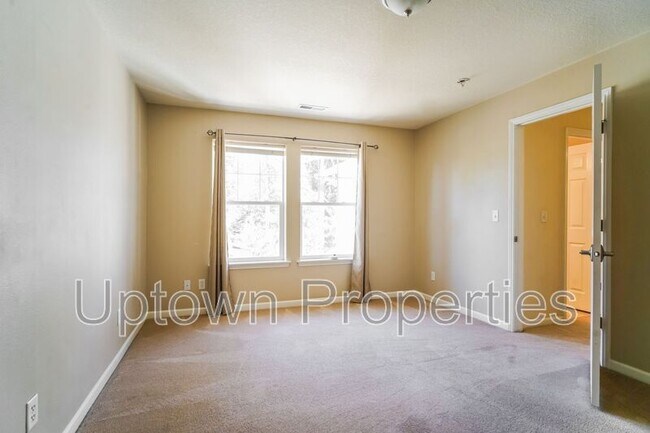 Building Photo - 7306 SW Kelsi Ct