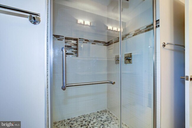 Building Photo - 4209 JENIFER St NW