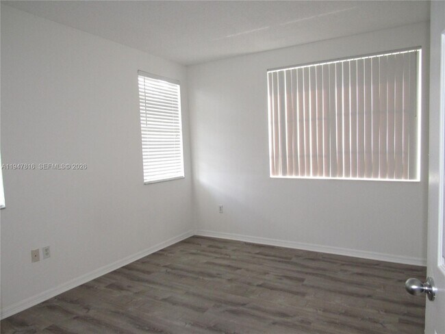 Building Photo - 2401 W Preserve Way