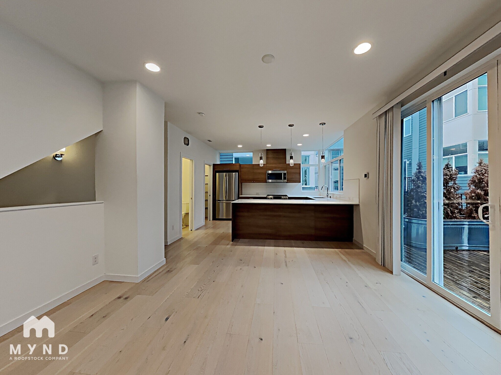 Building Photo - 130 21st Ave E