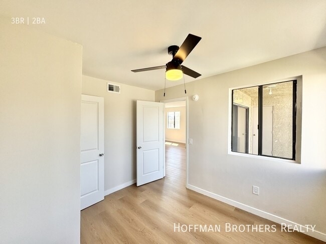 Building Photo - 11941 Weddington St