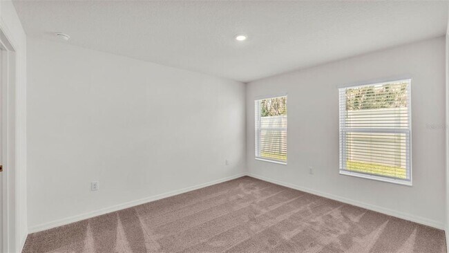 Building Photo - 727 Chestnut Ln