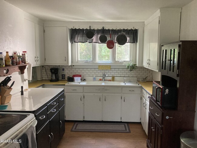 Building Photo - 3117 Main Rd