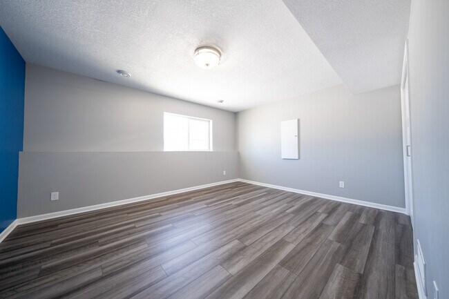 Building Photo - 6668 Coach House Ln