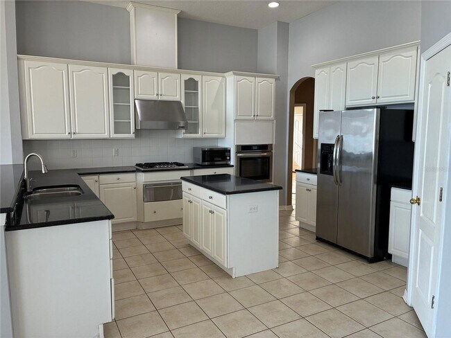 Building Photo - 16143 Ivy Lake Dr