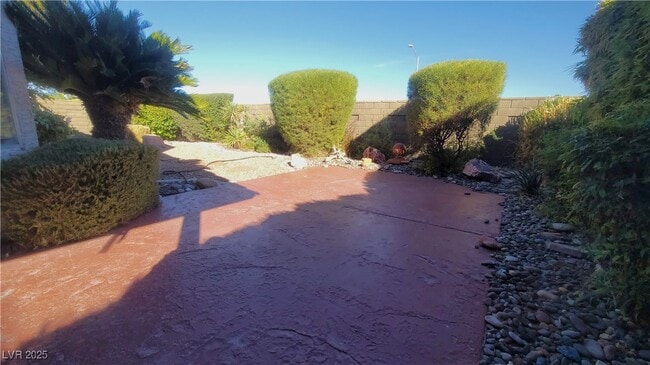 Building Photo - 2632 Ironside Dr