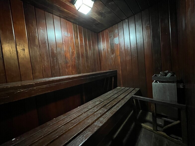 Sauna - 777 S Federal Hwy