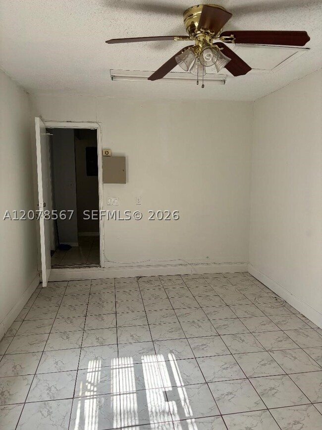 Building Photo - 1157 NE 210th Terrace