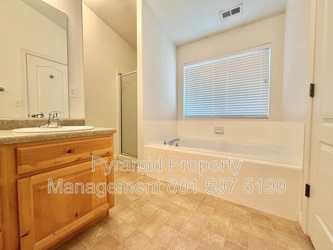 Building Photo - 6712 Bonham Ln