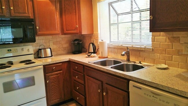 Building Photo - 5677 Ashton Lake Dr