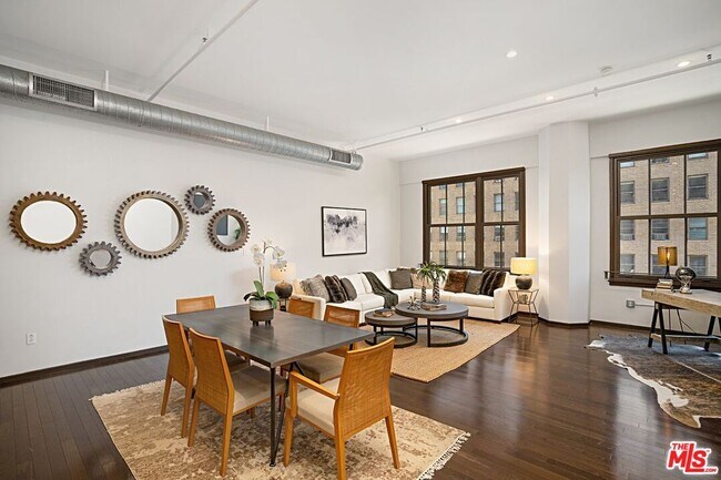 Building Photo - 1645 Vine St