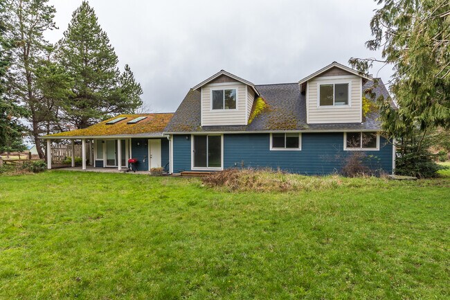 Building Photo - 4 Bedroom House in Coupeville