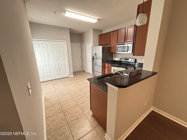 Building Photo - 196 Leese Dr