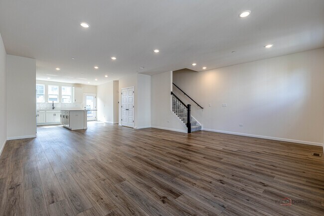 Building Photo - 157 Yorktown Ct