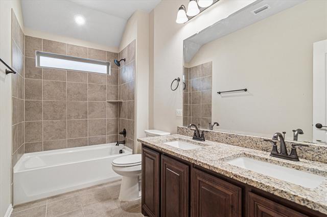 Building Photo - 1702 Veneto Dr