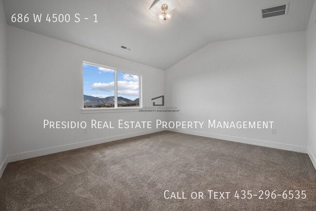 Building Photo - 686 S 4500 S