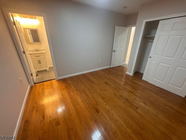 Building Photo - 515 West End Ave