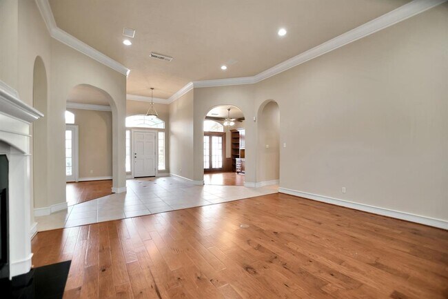 Building Photo - 6615 Butler Oaks Ct