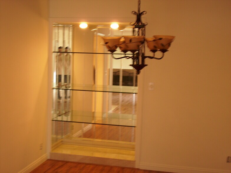 Building Photo - 16022 Moorpark St