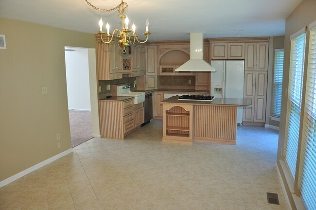 Building Photo - 470 Summit Tree Ct