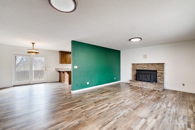 Building Photo - Large home with shop on over 1/2 acre.