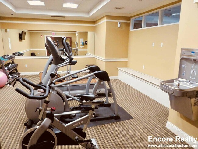 Building Photo - 40 River St