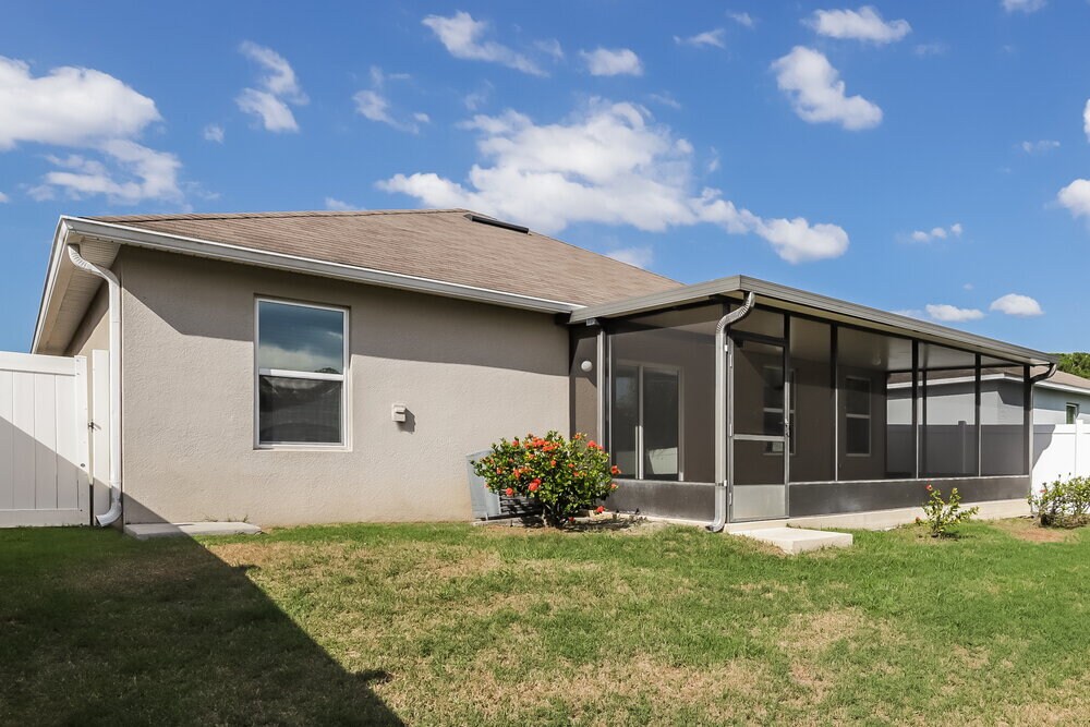 Building Photo - 1633 Wallace Manor Blvd