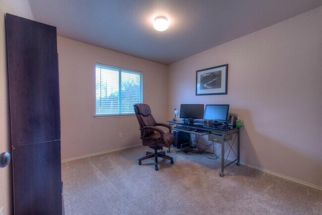 Building Photo - 14616 Montoro Dr
