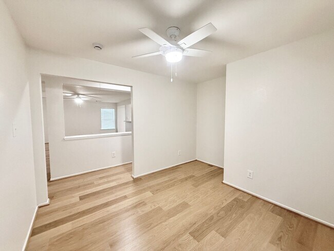 Building Photo - Elegant 3/2/2 w/ Study Home in Westminster...