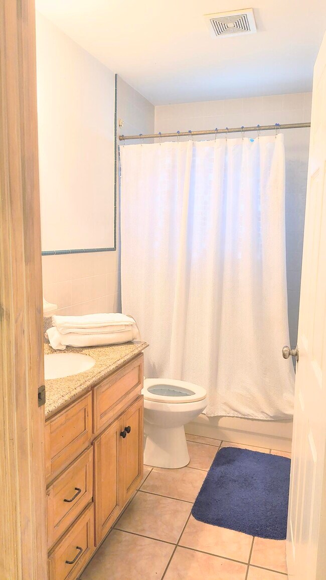 Building Photo - 1236 Block Island Rd