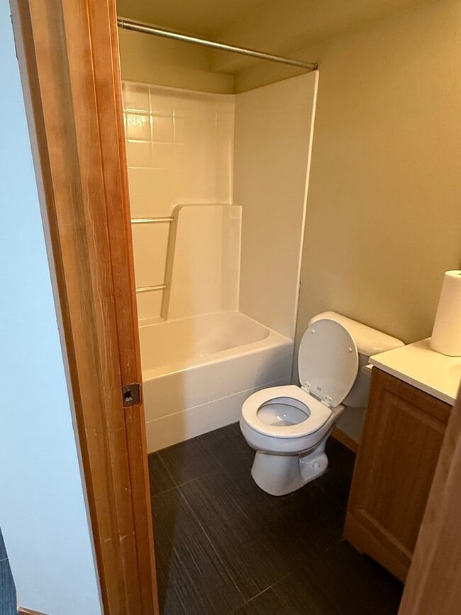 Building Photo - Highland Park Townhome w/ 3BR/2BA at over ...