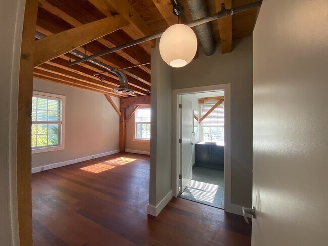 Building Photo - 26 E Lancaster Ave