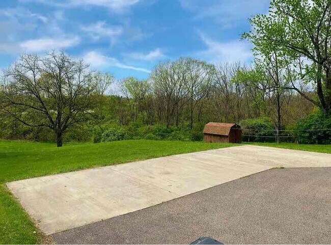 Building Photo - 3845 Biehl Ave