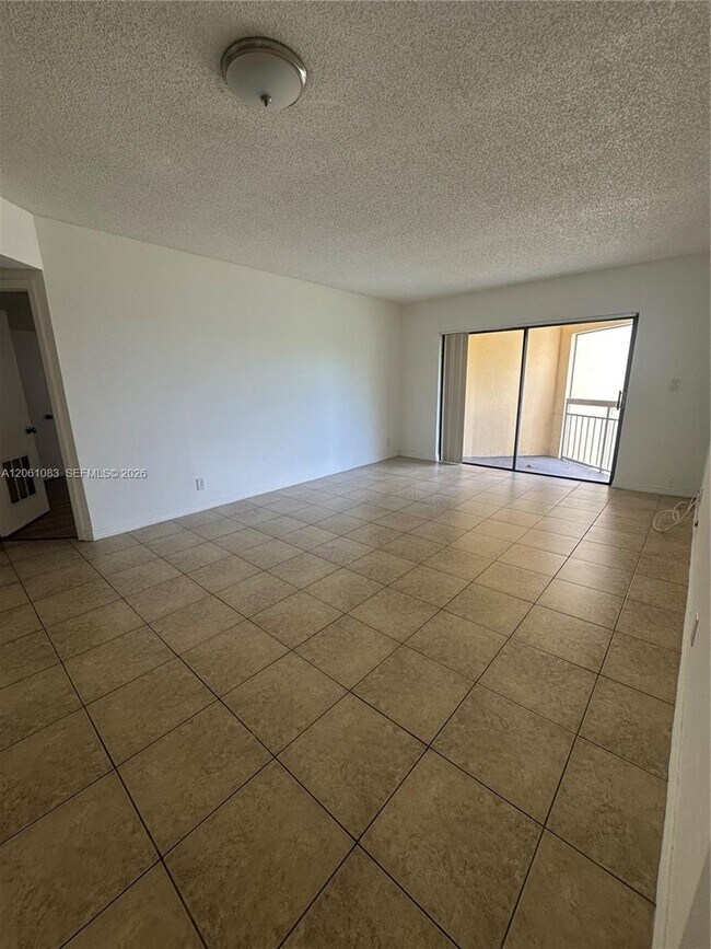 Building Photo - 8290 Lake Dr