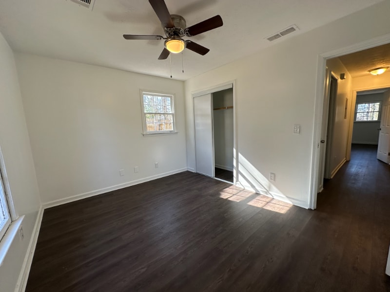 Building Photo - 5170-5172 Ridge Forest Dr
