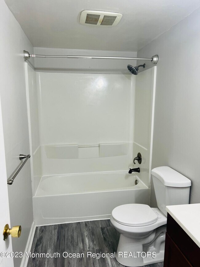 Building Photo - 36 Mundy Ave