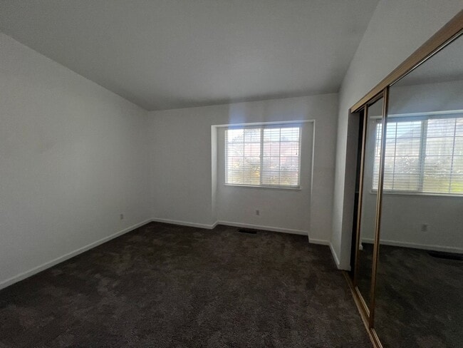 Building Photo - 4/3/2 Beautiful Home in Minden