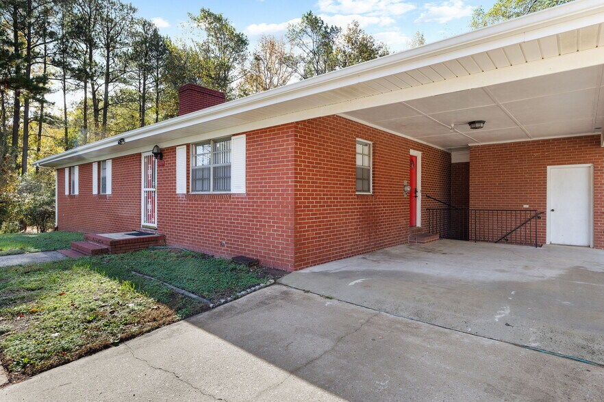 Carport - 1319 Legend Rd