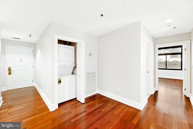 Building Photo - 1500 Chestnut St