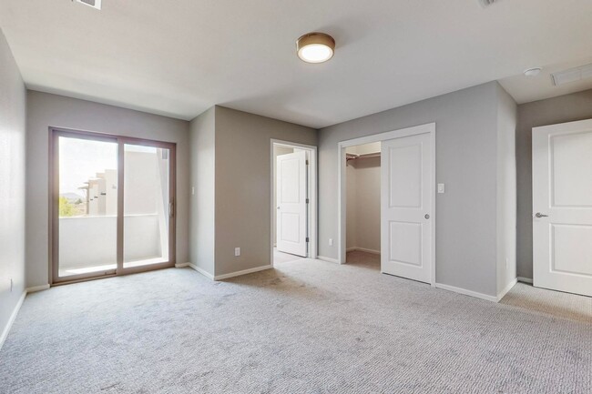Building Photo - New Townhouse NE Heights 2/bedroom 1.5/bath 1/CG