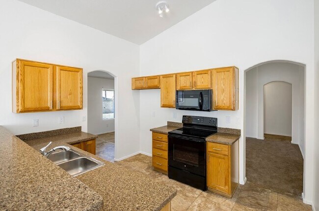 Building Photo - AVAILABLE NOW IN MESA RED MOUNTAIN AREA