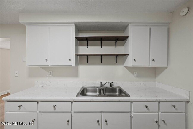 Building Photo - 2650 Debbie Ct
