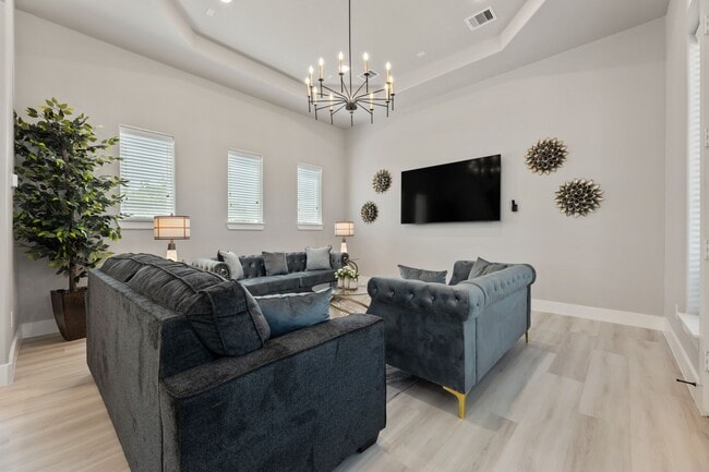 Building Photo - 8521 Brandon St