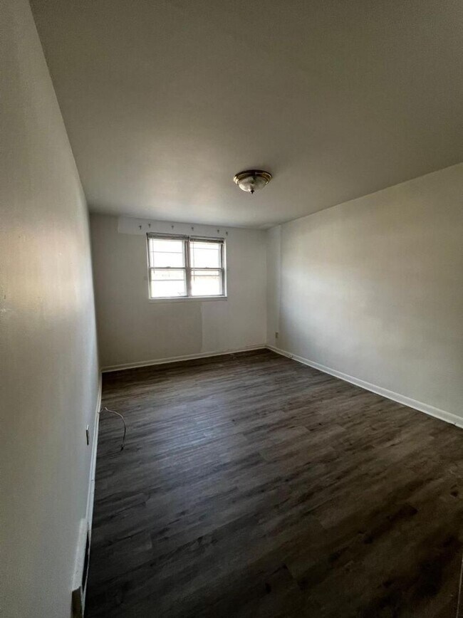Building Photo - 4039 Balwynne Park Rd