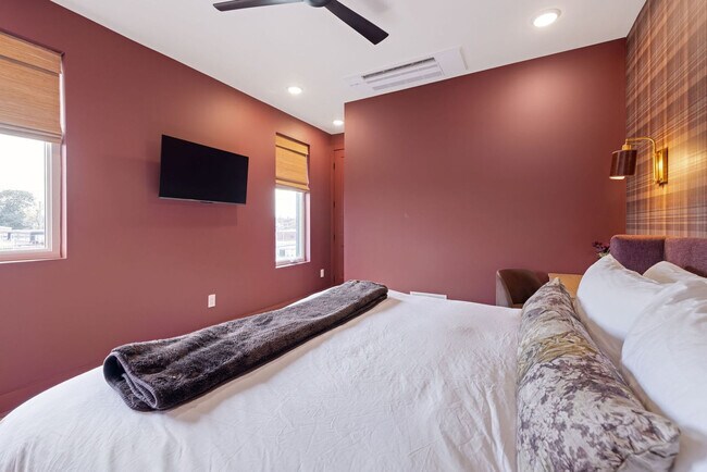 Building Photo - 1117 3rd Ave S