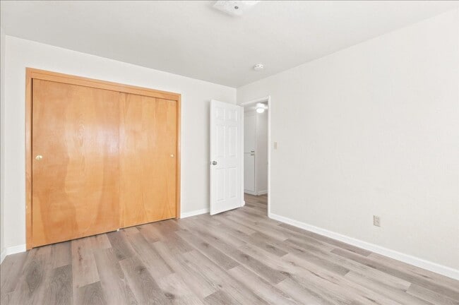 Building Photo - 5121 Earls Ct