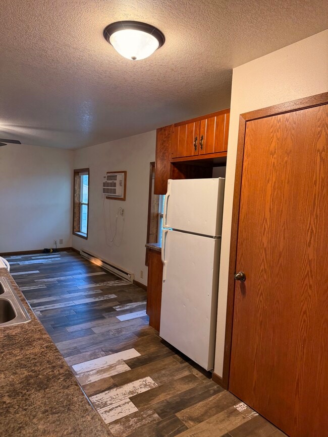 Building Photo - 619 Rose St