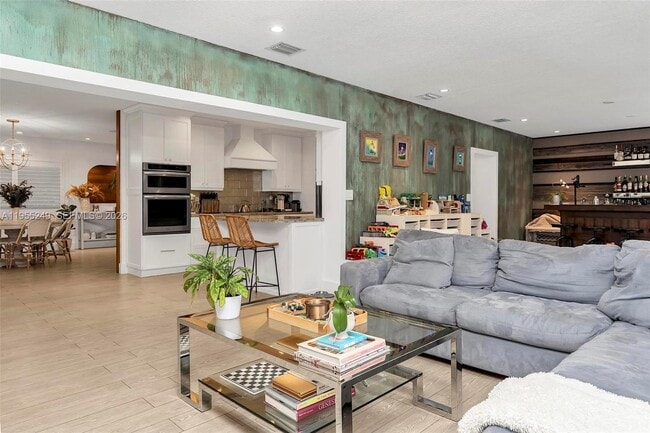 Building Photo - 1444 Mendavia Ave