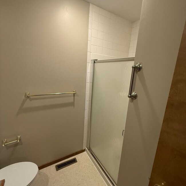 Building Photo - Beautiful 2 Bedroom Bathroom Patio Home Available NOW!